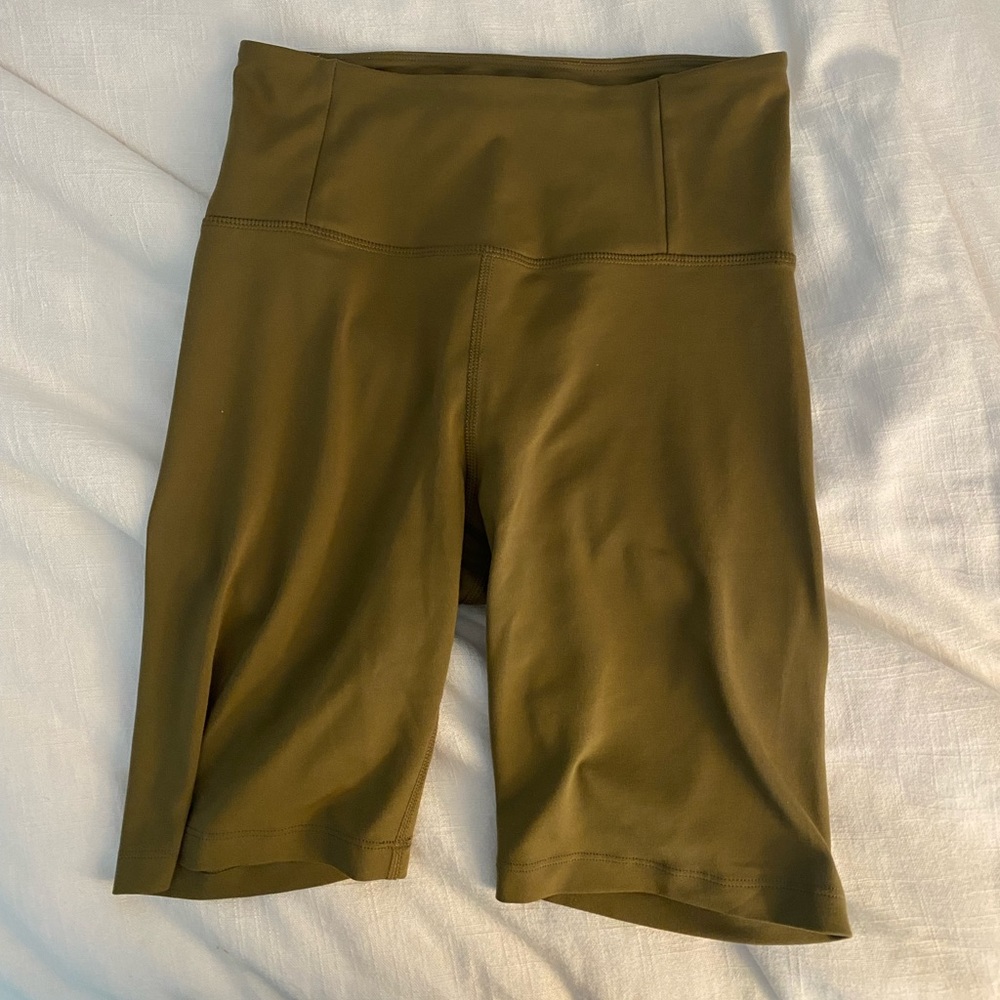 Girlfriend collective float biker shorts in fern